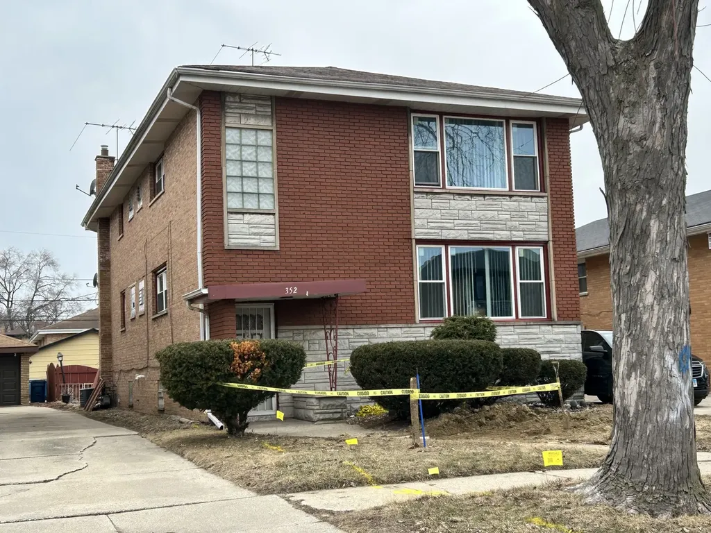 352 Crandon Avenue Calumet City IL 60409