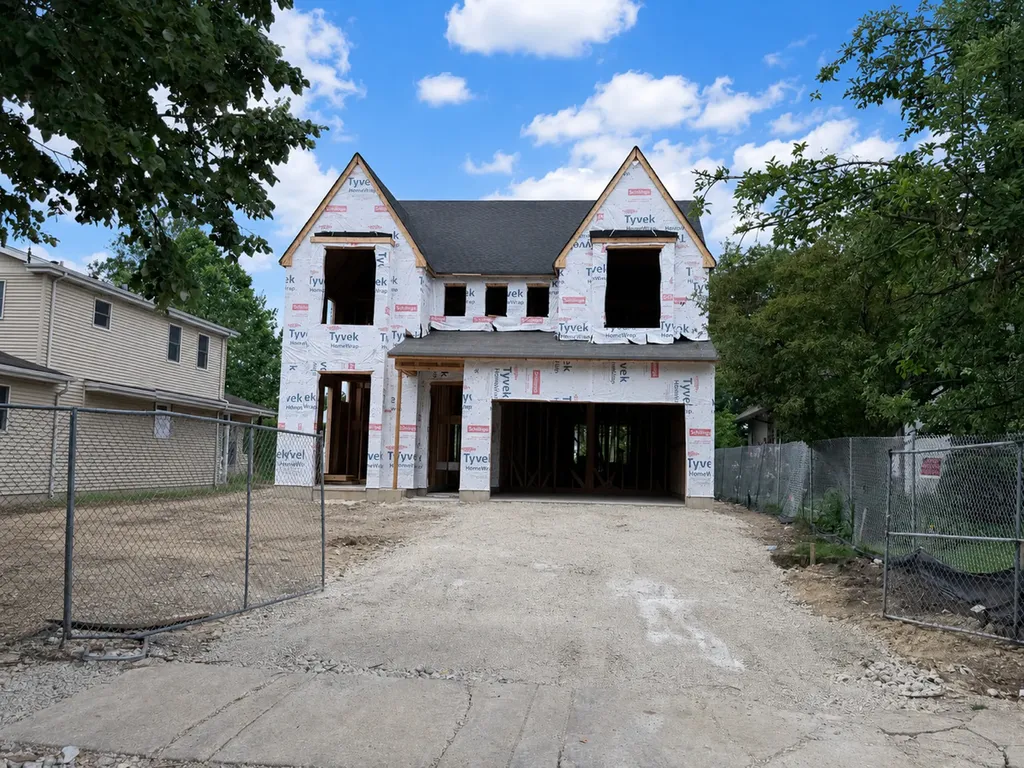 220 North Geneva Avenue Elmhurst IL 60126