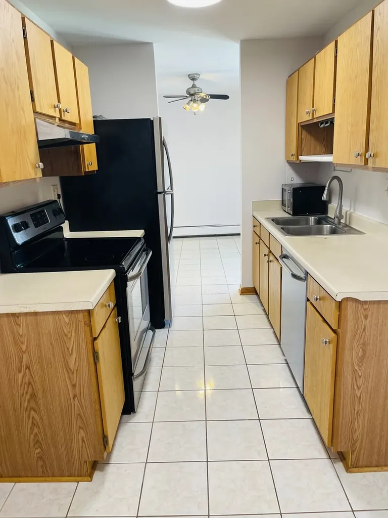 1806 Hemlock Place Schaumburg IL 60173