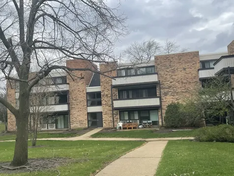 1806 Hemlock Place Schaumburg IL 60173