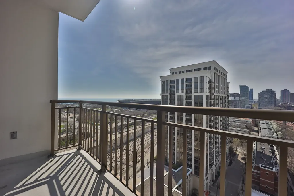 233 East 13th Street Chicago IL 60605
