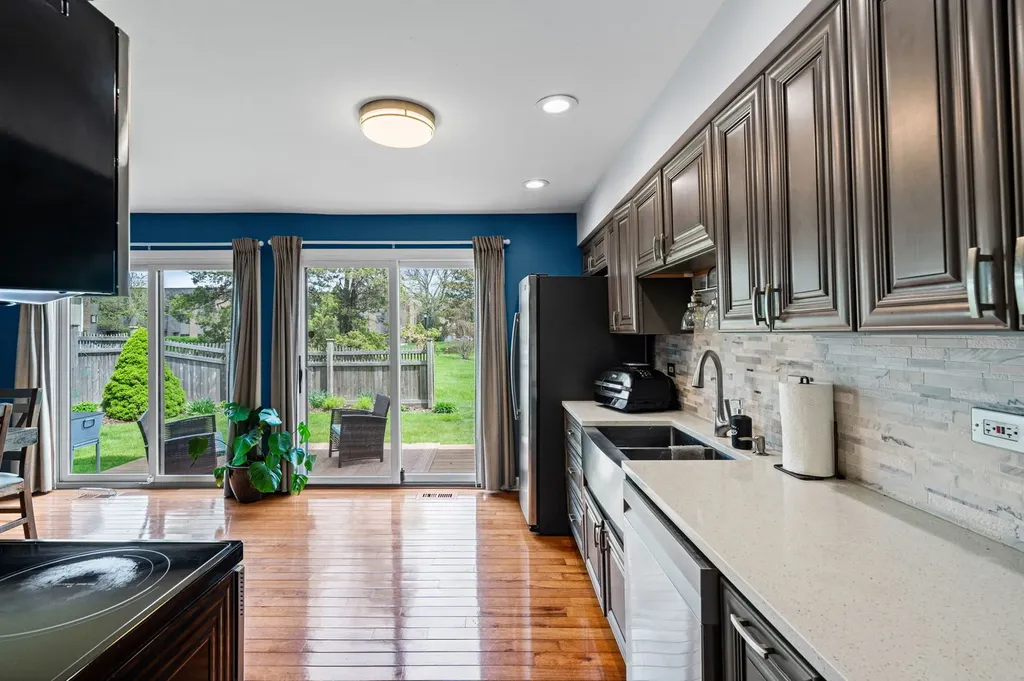 1477 South County Farm Road Wheaton IL 60189