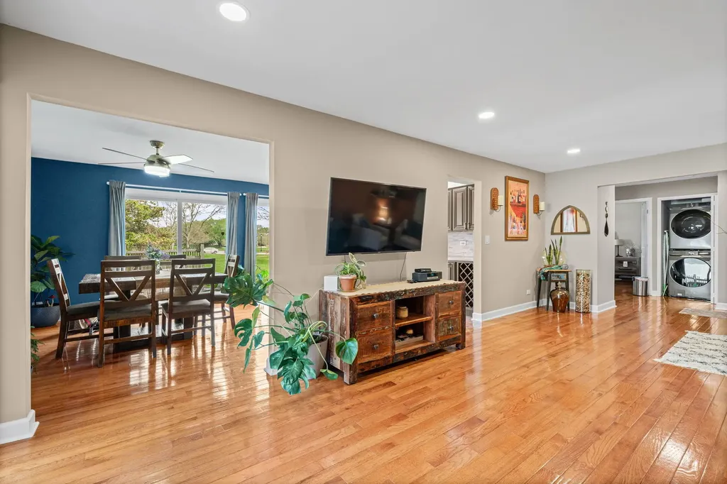 1477 South County Farm Road Wheaton IL 60189