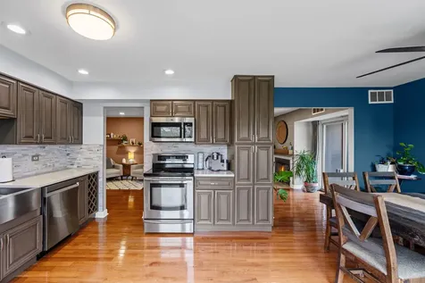 1477 South County Farm Road Wheaton IL 60189