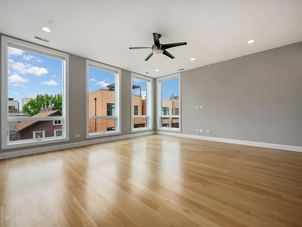 1525 West Fry Street Chicago IL 60642