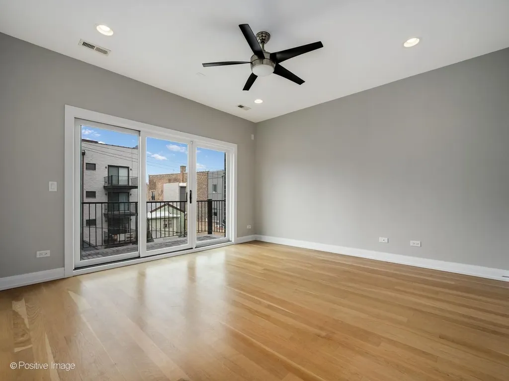 1525 West Fry Street Chicago IL 60642