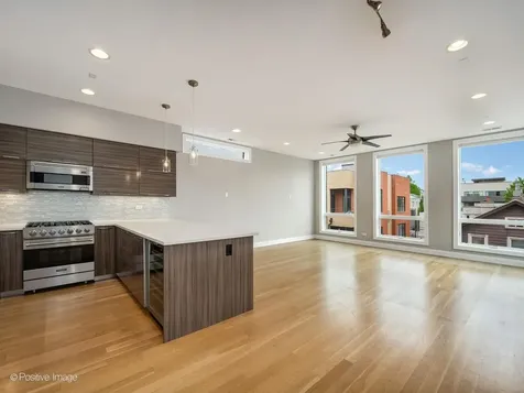 1525 West Fry Street Chicago IL 60642