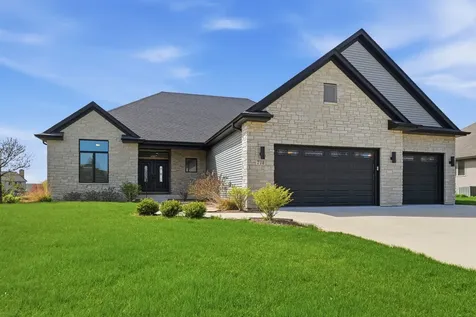 718 Independence Avenue Sycamore IL 60178