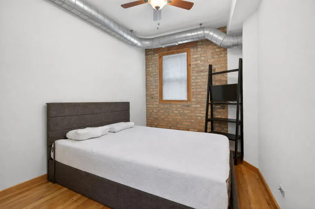 1651 West Pratt Boulevard Chicago IL 60626