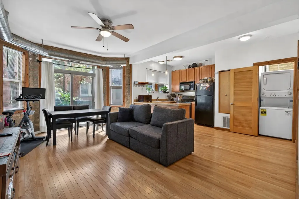 1651 West Pratt Boulevard Chicago IL 60626