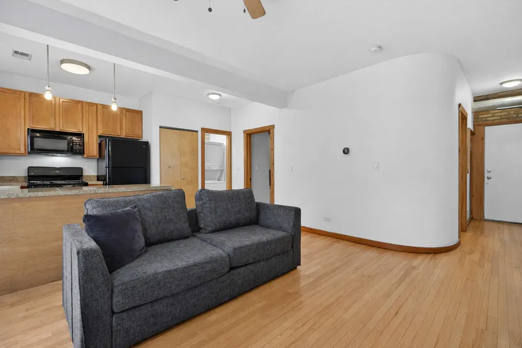 1651 West Pratt Boulevard Chicago IL 60626
