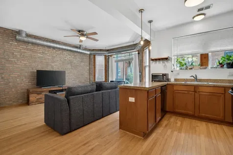 1651 West Pratt Boulevard Chicago IL 60626