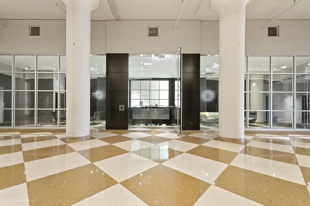 900 North Kingsbury Street Chicago IL 60610