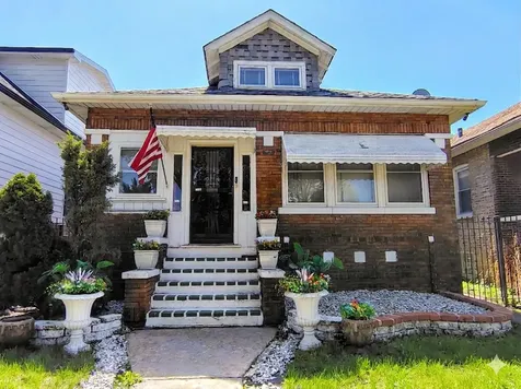 4831 West Haddon Avenue Chicago IL 60651