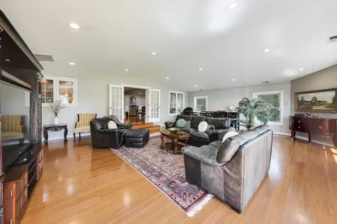 1631 East Greenwood Drive Mount Prospect IL 60056