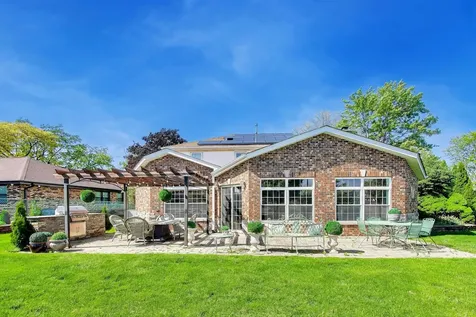 1631 East Greenwood Drive Mount Prospect IL 60056