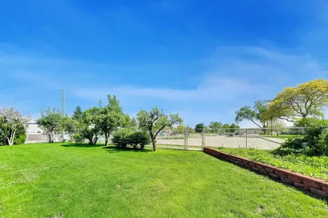 1631 East Greenwood Drive Mount Prospect IL 60056