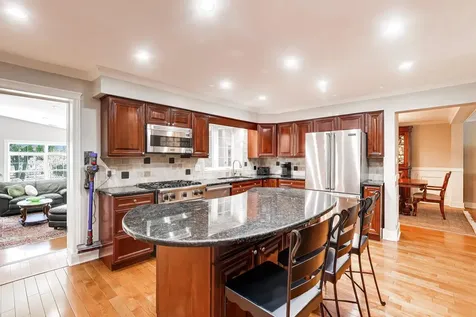 1631 East Greenwood Drive Mount Prospect IL 60056
