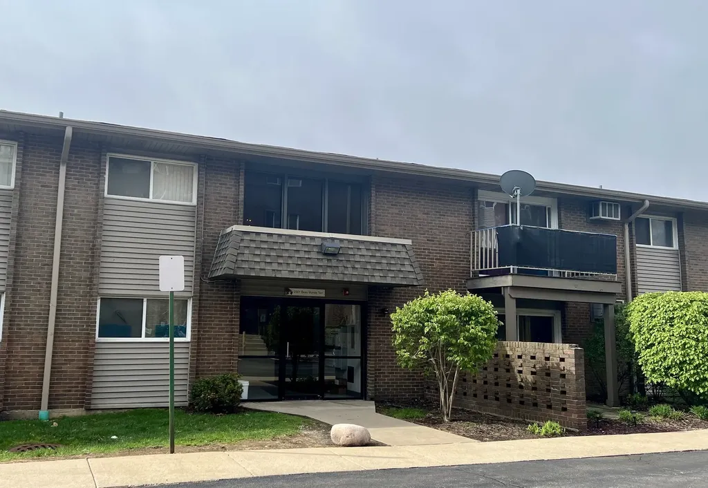 2301 Beau Monde Terrace Lisle IL 60532