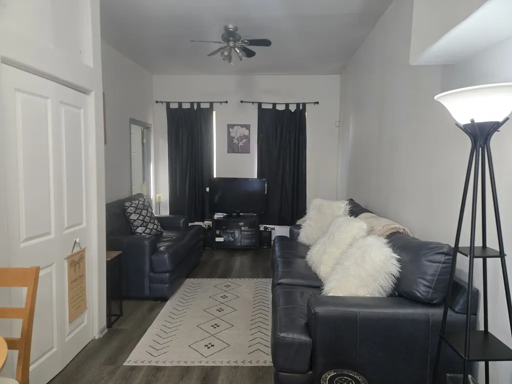 7204 South Rhodes Avenue Chicago IL 60619