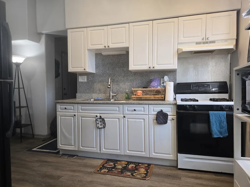 7204 South Rhodes Avenue Chicago IL 60619