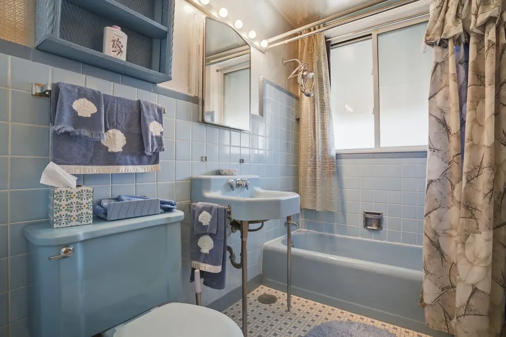 2711 West Balmoral Avenue Chicago IL 60625