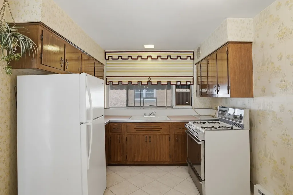 2711 West Balmoral Avenue Chicago IL 60625