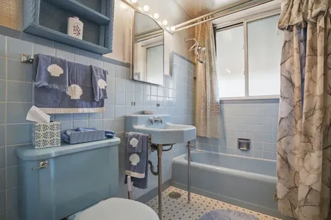 2711 West Balmoral Avenue Chicago IL 60625