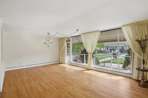 2711 West Balmoral Avenue Chicago IL 60625