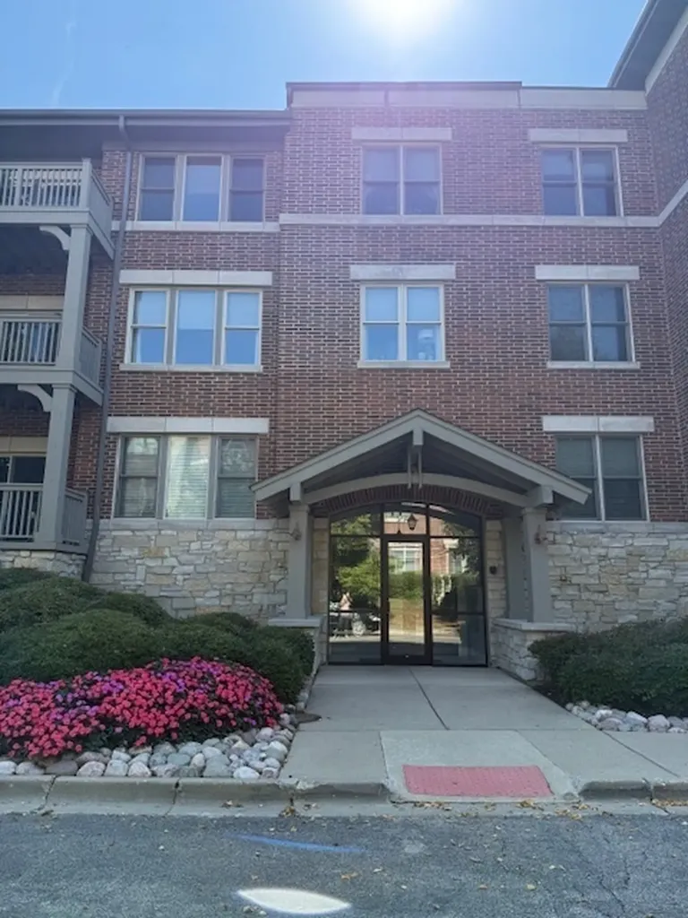 275 East Railroad Avenue Bartlett IL 60103