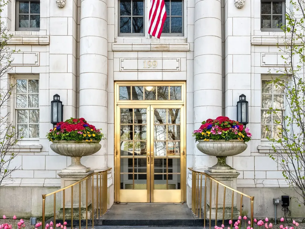 199 East Lake Shore Drive Chicago IL 60611