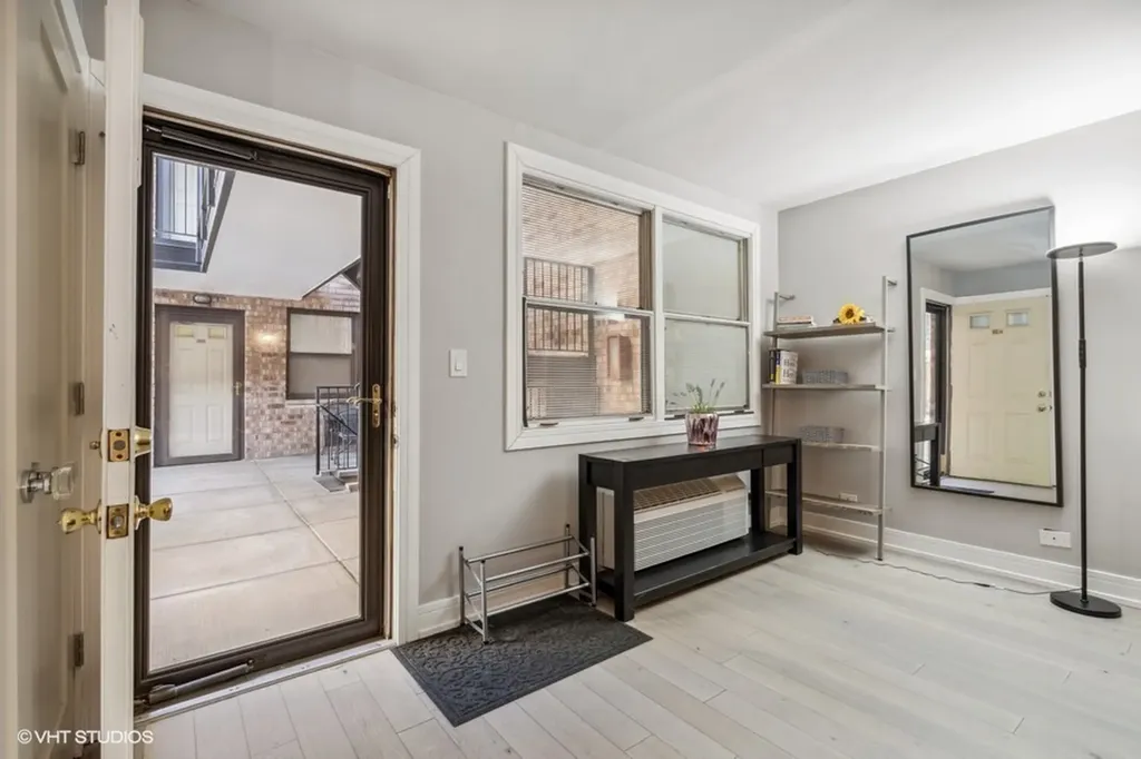 163 West Division Street Chicago IL 60610
