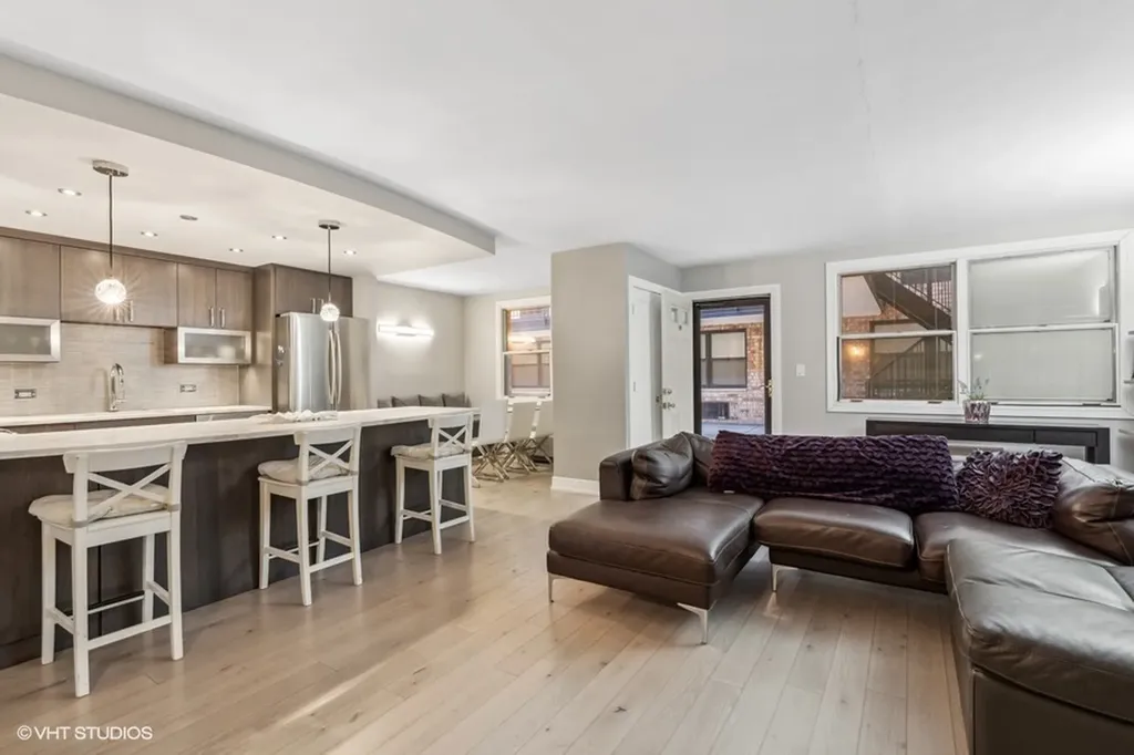 163 West Division Street Chicago IL 60610