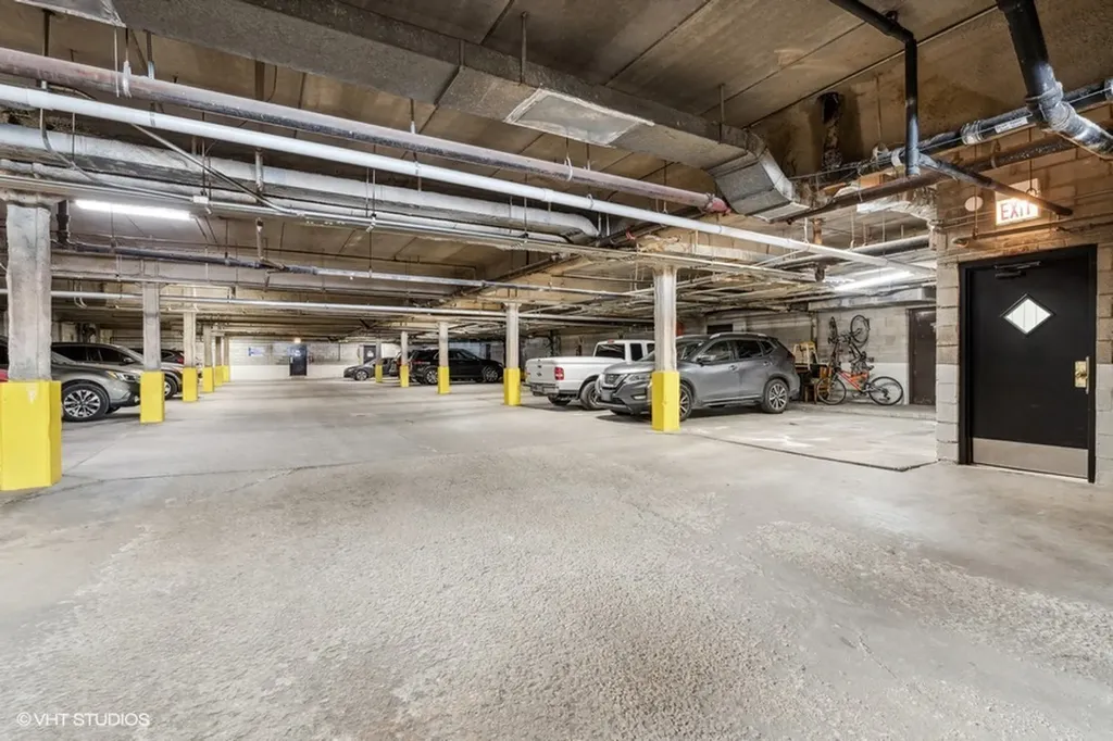 163 West Division Street Chicago IL 60610
