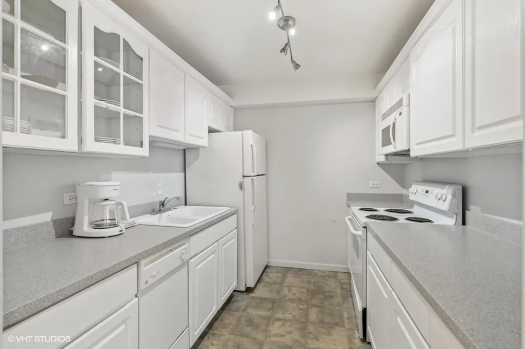 163 West Division Street Chicago IL 60610