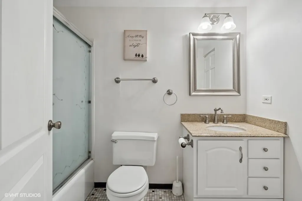 163 West Division Street Chicago IL 60610
