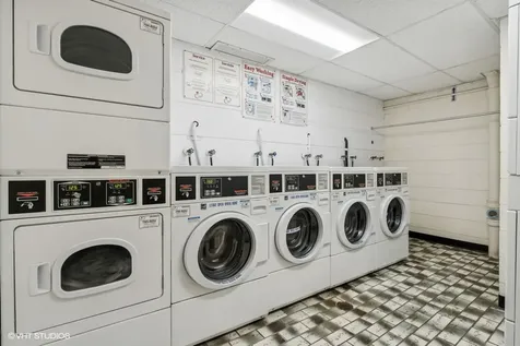163 West Division Street Chicago IL 60610