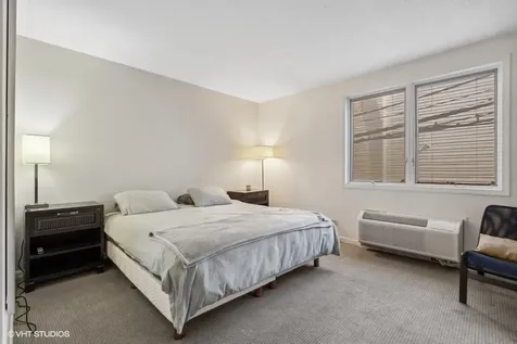 163 West Division Street Chicago IL 60610