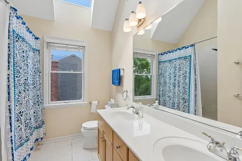 864 Wingfoot Drive North Aurora IL 60542