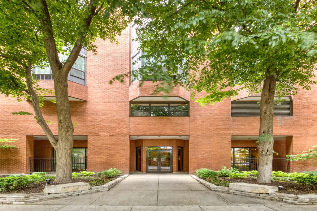 899 South Plymouth Court Chicago IL 60605