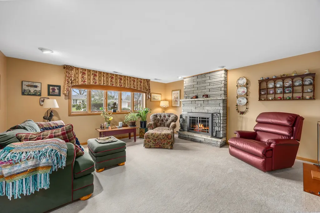 8537 Walnut Avenue Orland Park IL 60462