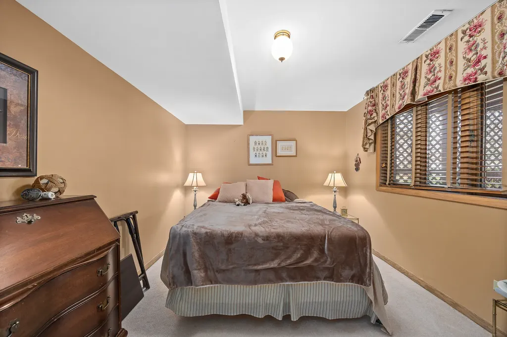 8537 Walnut Avenue Orland Park IL 60462