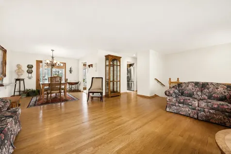8537 Walnut Avenue Orland Park IL 60462
