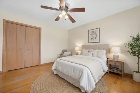 8537 Walnut Avenue Orland Park IL 60462