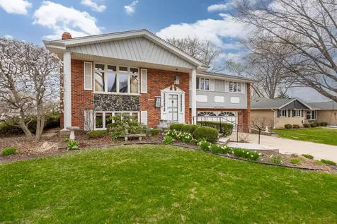 8537 Walnut Avenue Orland Park IL 60462