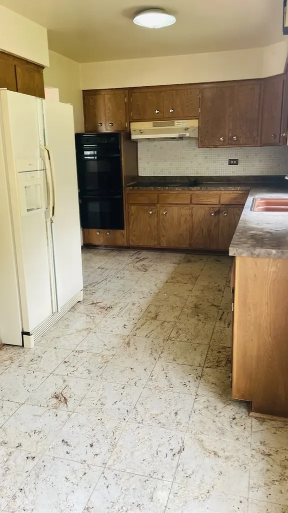 15W563 Diversey Avenue Elmhurst IL 60126