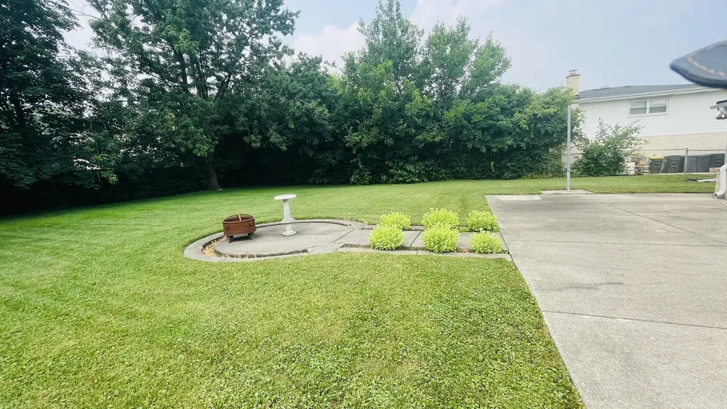 15W563 Diversey Avenue Elmhurst IL 60126