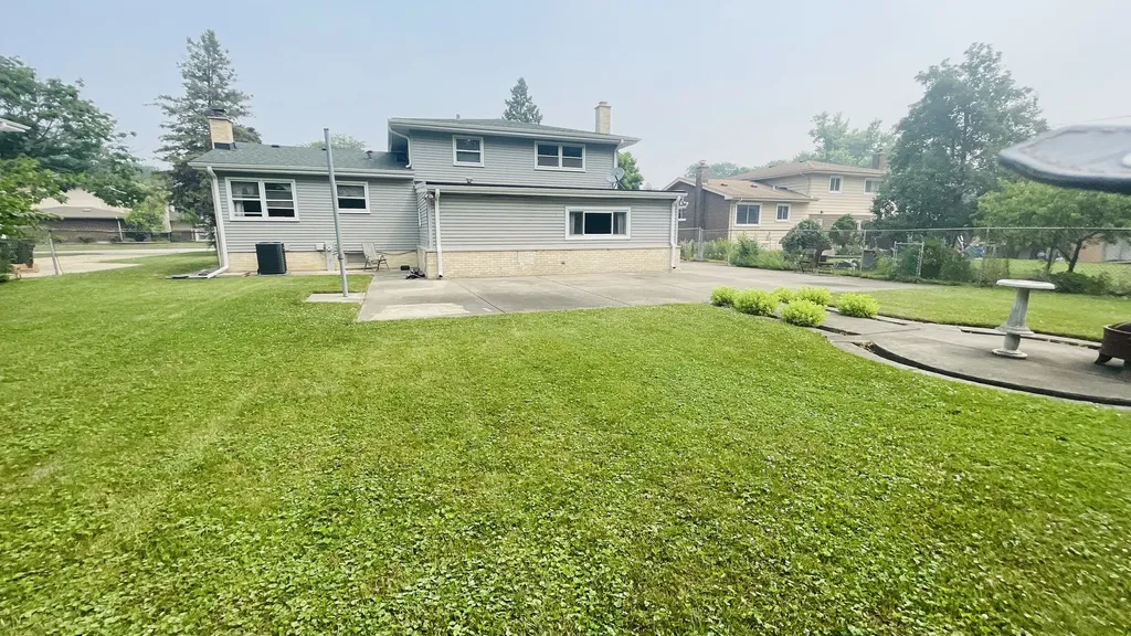 15W563 Diversey Avenue Elmhurst IL 60126