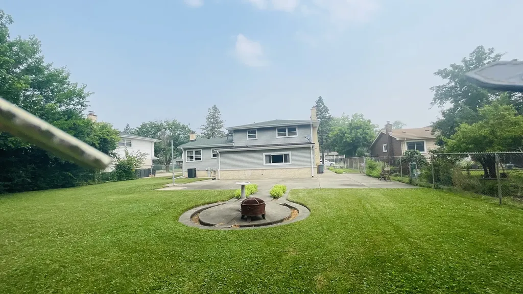 15W563 Diversey Avenue Elmhurst IL 60126