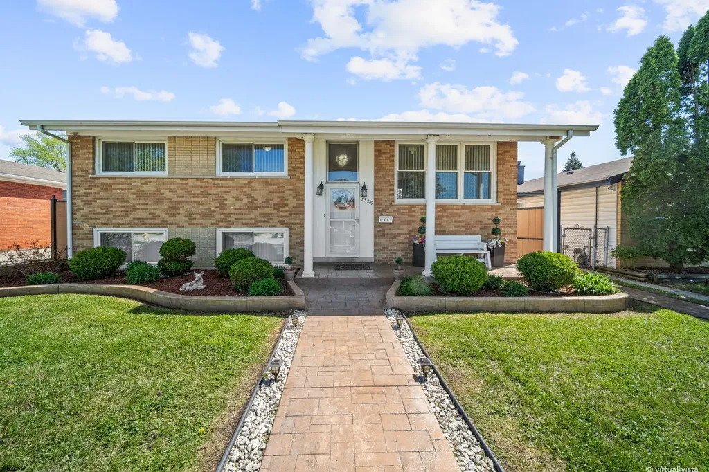 1329 Buffalo Avenue Calumet City IL 60409